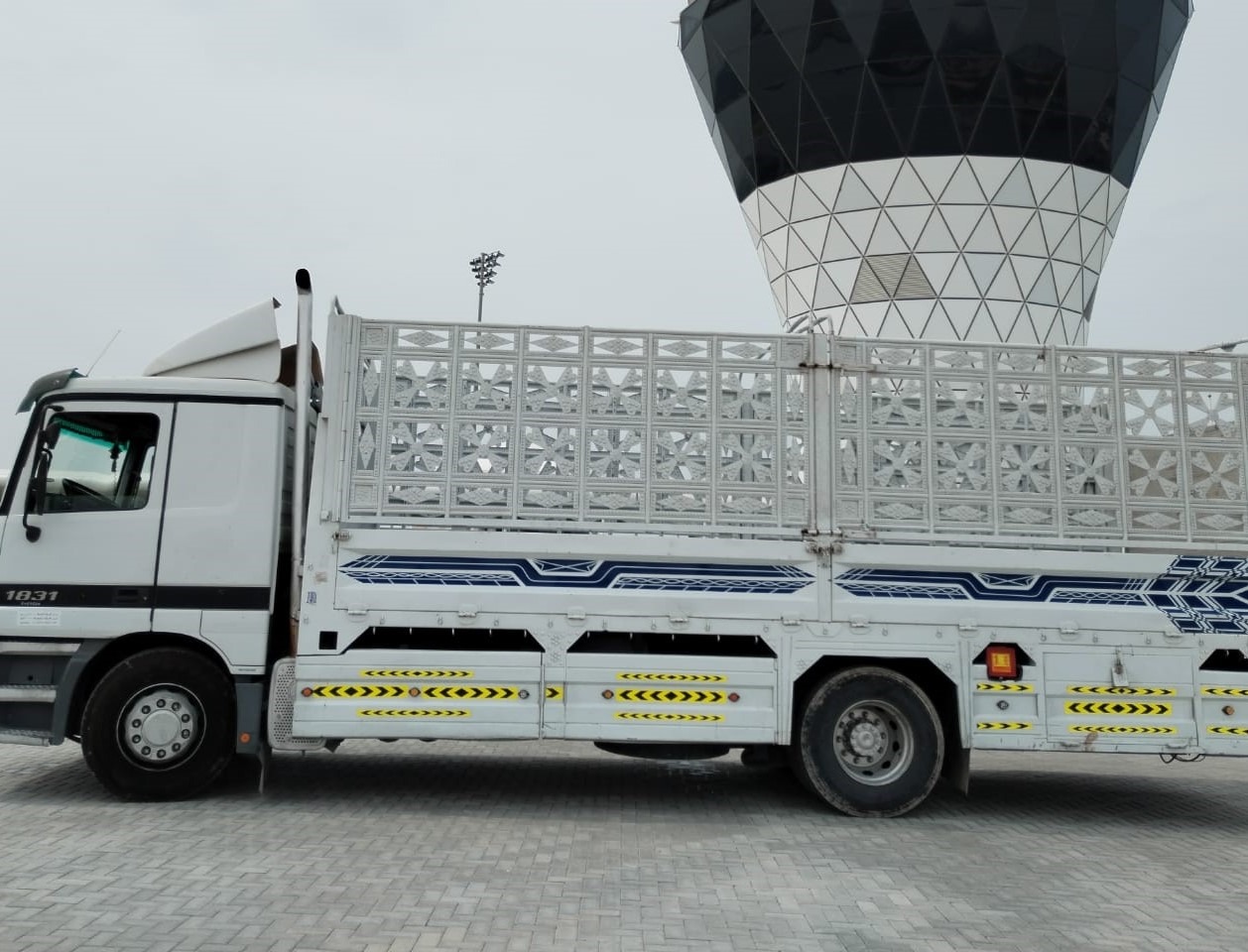 Pickup truck rental sharjah