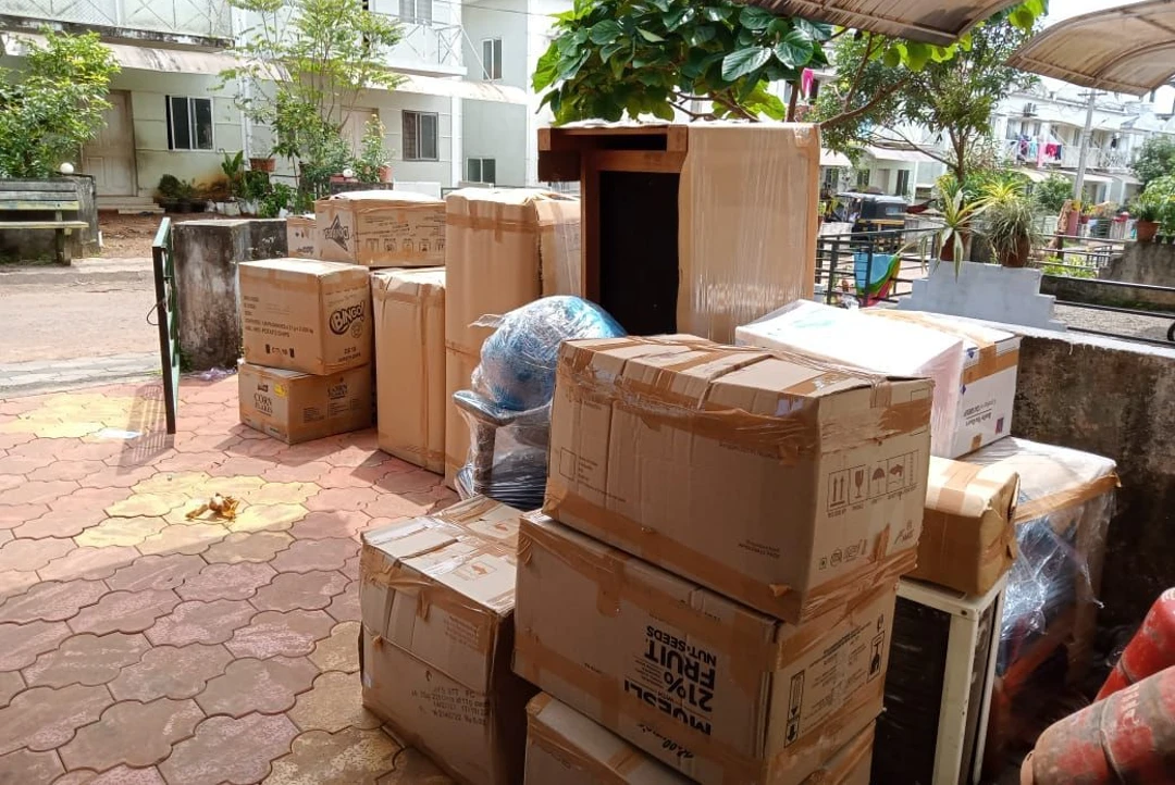 3ton Pickup For rent in sharjah